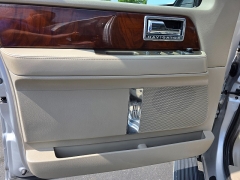 Used 2014 Lincoln Navigator 4d SUV 4WD at Maxx Loans near St. Adrian, MI