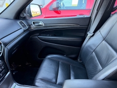 Used 2019  Jeep Grand Cherokee 4d SUV 4WD Limited V6 at House of Carz near Rochester, IN