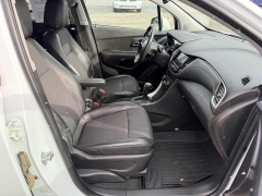 Used 2020  Chevrolet Trax 4d SUV AWD LT at House of Carz near Rochester&comma; IN