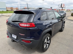 Used 2016  Jeep Cherokee 4d SUV 4WD Trailhawk V6 at House of Carz near Rochester&comma; IN