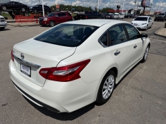 Used 2016  Nissan Altima 4d Sedan 2&period;5L S at House of Carz near Rochester&comma; IN