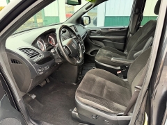 Used 2018  Dodge Grand Caravan 4d Wagon SE at House of Carz near Rochester&comma; IN