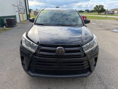 Used 2019  Toyota Highlander 4d SUV AWD SE at House of Carz near Rochester&comma; IN