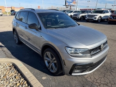 Used 2021  Volkswagen Tiguan 2.0T SE R-Line Black 4MOTION at House of Carz near Rochester, IN