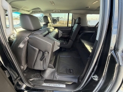 Used 2019  Chevrolet Suburban 4d SUV 4WD LT at House of Carz near Rochester&comma; IN