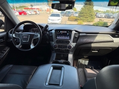 Used 2018  GMC Yukon 4d SUV 4WD SLT at House of Carz near Rochester&comma; IN