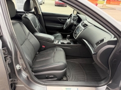 Used 2017  Nissan Altima 4d Sedan 2&period;5L SL &lpar;2017&period;5&rpar; at House of Carz near Rochester&comma; IN