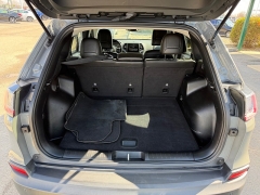 Used 2021  Jeep Cherokee Latitude Lux 4x4 at House of Carz near Rochester&comma; IN