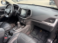 Used 2016  Jeep Cherokee 4d SUV 4WD Overland at House of Carz near Rochester, IN