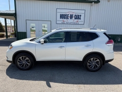 Used 2016  Nissan Rogue 4d SUV AWD SL at House of Carz near Rochester&comma; IN