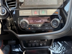 Used 2018  Mitsubishi Outlander Plug-In Hybrid 4d SUV AWC SEL at House of Carz near Rochester&comma; IN