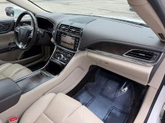 Used 2017  Lincoln Continental 4d Sedan AWD Reserve at House of Carz near Rochester&comma; IN