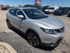 Used 2018  Nissan Rogue Sport 4d SUV AWD SL &lpar;2018&period;5&rpar; at House of Carz near Rochester&comma; IN