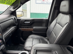Used 2021  Chevrolet Silverado 1500 4WD Crew Cab 147" High Country at House of Carz near Rochester, IN