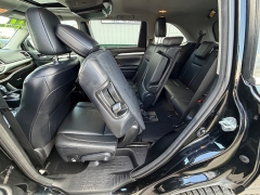 Used 2017  Toyota Highlander 4d SUV AWD XLE at House of Carz near Rochester, IN
