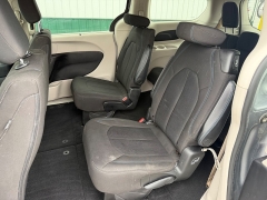 Used 2021  Chrysler Pacifica Touring AWD at House of Carz near Rochester&comma; IN