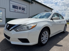 Used 2016  Nissan Altima 4d Sedan 2&period;5L S at House of Carz near Rochester&comma; IN