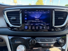 Used 2017  Chrysler Pacifica 4d Wagon Touring-L at House of Carz near Rochester&comma; IN