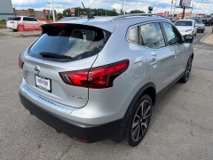 Used 2018  Nissan Rogue Sport 4d SUV AWD SL &lpar;2018&period;5&rpar; at House of Carz near Rochester&comma; IN