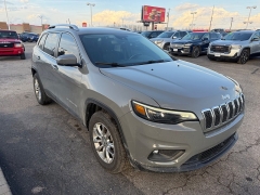 Used 2021  Jeep Cherokee Latitude Lux 4x4 at House of Carz near Rochester&comma; IN
