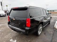 Used 2019  Chevrolet Suburban 4d SUV 4WD LT at House of Carz near Rochester&comma; IN