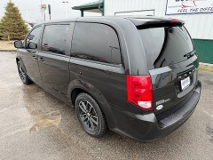 Used 2018  Dodge Grand Caravan 4d Wagon SE at House of Carz near Rochester&comma; IN