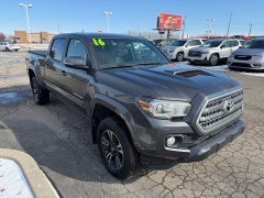 Used 2016  Toyota Tacoma 4WD Double Cab SR5 Long Bed at House of Carz near Rochester&comma; IN