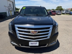 Used 2017  Cadillac Escalade ESV 4d SUV 4WD Luxury at House of Carz near Rochester&comma; IN