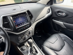 Used 2016  Jeep Cherokee 4d SUV 4WD Overland at House of Carz near Rochester, IN