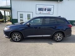 Used 2017  Mitsubishi Outlander 4d SUV FWD ES at House of Carz near Rochester&comma; IN