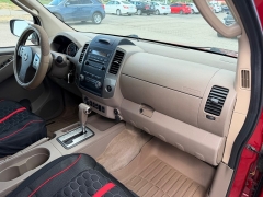 Used 2010  Nissan Frontier 4WD Crew Cab LE at House of Carz near Rochester&comma; IN