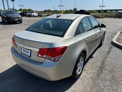 Used 2016 Chevrolet Cruze Limited 4d Sedan LT w/1LT Auto at House of Carz near Rochester, IN