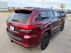 Used 2020  Jeep Grand Cherokee 4d SUV 4WD Laredo Altitude at House of Carz near Rochester&comma; IN
