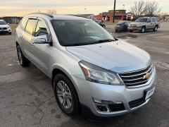 Used 2015  Chevrolet Traverse 4d SUV AWD LT2 at House of Carz near Rochester&comma; IN