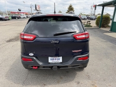 Used 2016  Jeep Cherokee 4d SUV 4WD Trailhawk V6 at House of Carz near Rochester&comma; IN