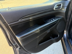 Used 2019  Jeep Grand Cherokee 4d SUV 4WD Limited V6 at House of Carz near Rochester, IN