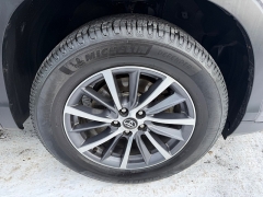 Used 2018  Toyota Highlander 4d SUV FWD XLE at House of Carz near Rochester&comma; IN