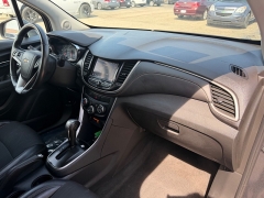 Used 2020  Chevrolet Trax 4d SUV AWD LT at House of Carz near Rochester&comma; IN