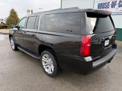 Used 2019  Chevrolet Suburban 4d SUV 4WD LT at House of Carz near Rochester&comma; IN