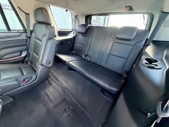 Used 2018  GMC Yukon 4d SUV 4WD SLT at House of Carz near Rochester&comma; IN