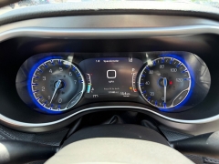 Used 2018  Chrysler Pacifica 4d Wagon Limited at House of Carz near Rochester&comma; IN