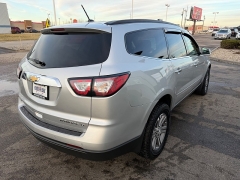 Used 2015  Chevrolet Traverse 4d SUV AWD LT2 at House of Carz near Rochester&comma; IN