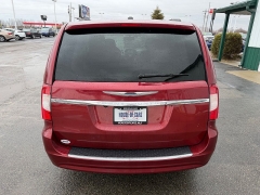 Used 2016  Chrysler Town & Country 4d Wagon Touring L at House of Carz near Rochester&comma; IN