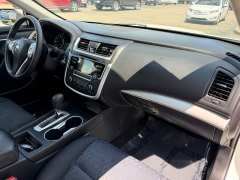 Used 2016  Nissan Altima 4d Sedan 2&period;5L S at House of Carz near Rochester&comma; IN