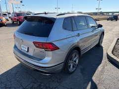 Used 2021  Volkswagen Tiguan 2.0T SE R-Line Black 4MOTION at House of Carz near Rochester, IN