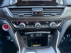 Used 2021  Honda Accord Sedan Touring 2&period;0T Auto at House of Carz near Rochester&comma; IN