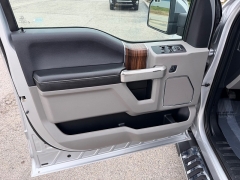 Used 2015  Ford F-150 4WD Supercrew Lariat 5 1&sol;2 at House of Carz near Rochester&comma; IN