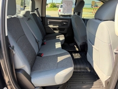 Used 2019  Ram 1500 Classic 4WD Crew Cab SLT at House of Carz near Rochester&comma; IN