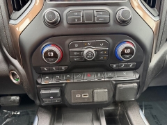 Used 2021  Chevrolet Silverado 1500 4WD Crew Cab 147" High Country at House of Carz near Rochester, IN