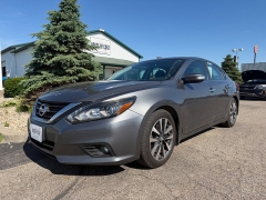  2017 Nissan Altima 4d Sedan 2&period;5L SL &lpar;2017&period;5&rpar; at House of Carz near Rochester&comma; IN